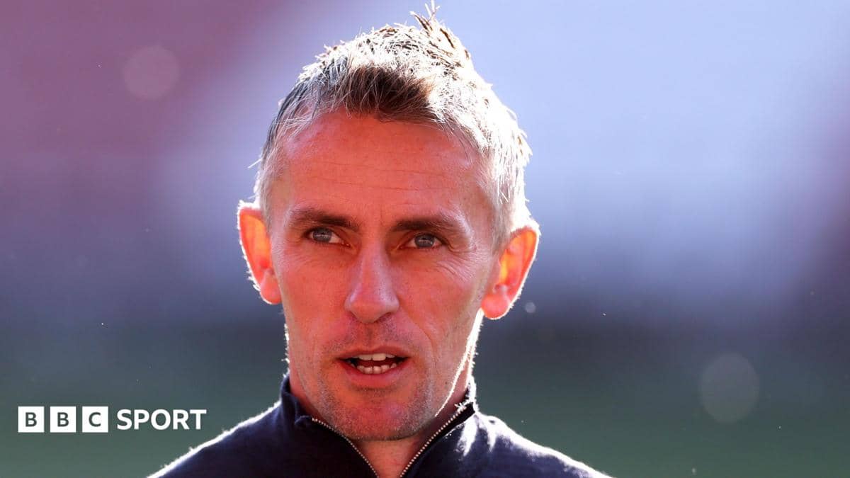 مدير إيبسويتش مكينا يستقيل بعد صعود الفريق للدوري الممتاز