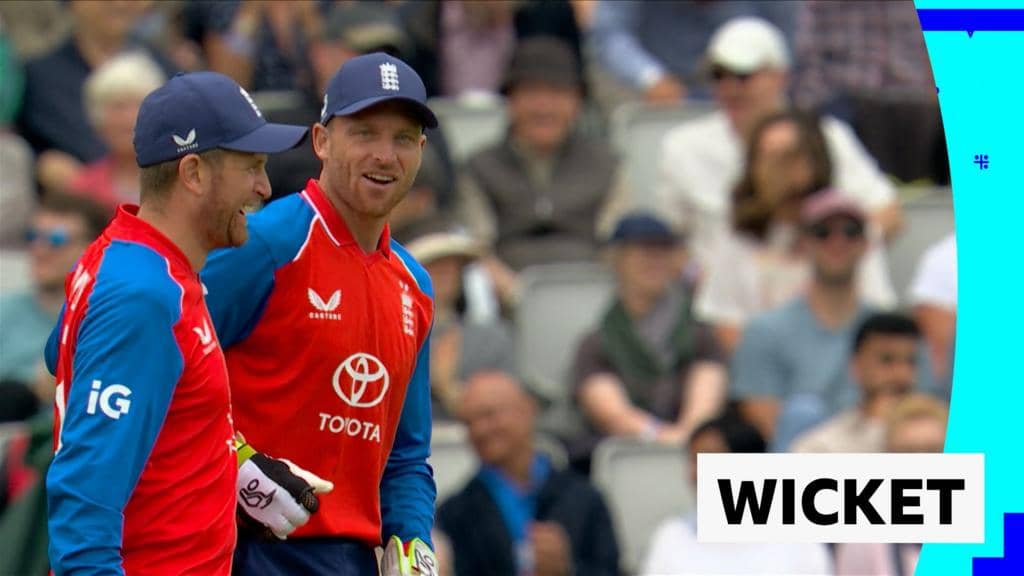 إخراج غير اعتيادي.. بتلر يُودّع باتل بطريقة نادرة