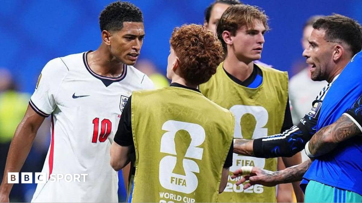 بيليغهام يصفع لاعب أرجنتيني احتياطياً بعد خروج إنجلترا
