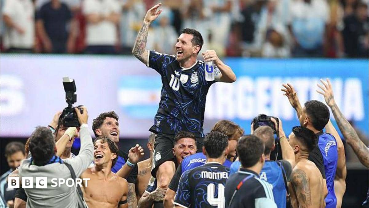 الأرجنتين تخلّد انتصارها على إنجلترا بيوم وطني للكرة