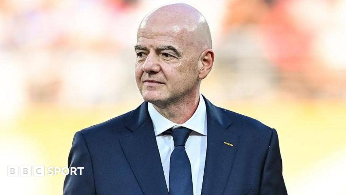 الفيفا تنتقد حملة للإطاحة برئيسها إنفانتينو