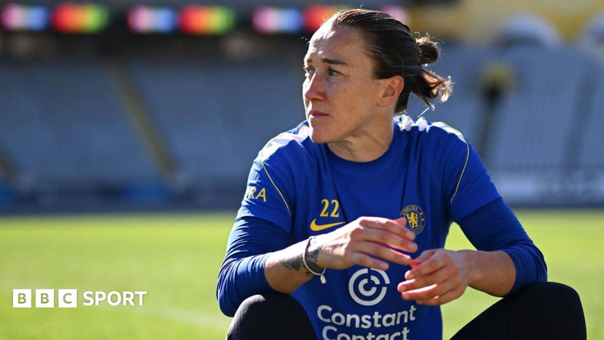 برونز تشرح قرارها غير المعهود بتجديد عقدها مع تشيلسي