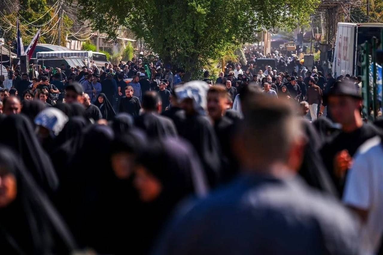 ملايين الزائرين يحتفون بذكرى استشهاد الإمام الحسن العسكري في سامراء