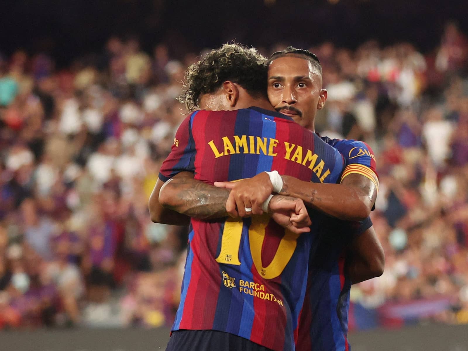 برشلونة يبدأ دفاعه عن التتويج أمام إلتشي في الدوري الإسباني