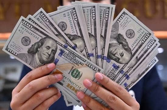 أسعار الدولار تشهد ارتفاعاً في بغداد وأربيل والبصرة
