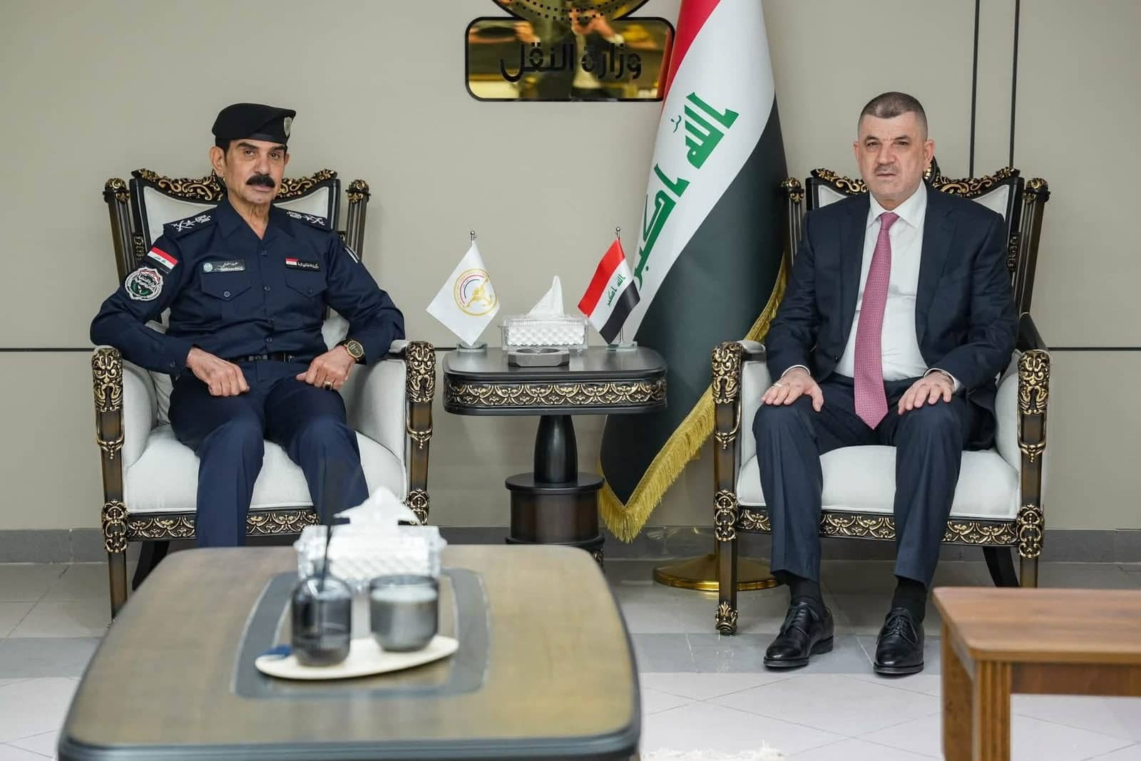 وزير النقل يبحث تعزيز التعاون مع الداخلية
