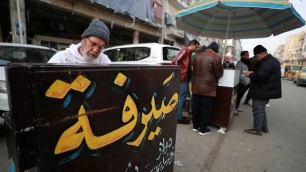 انخفاض إعلامي للدولار وحملات أمنية على الصيرفات المخالفة