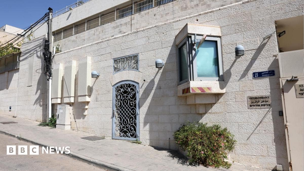 بريطانيا تحافظ على التمثيل الدبلوماسي بالقدس رغم انسحاب معظم الدبلوماسيين